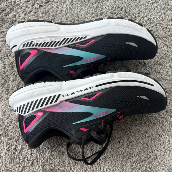 Brooks Adrenaline 23 GTS Women's Black and Teal Sneakers - Picture 4 of 7